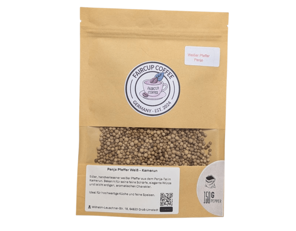 Braune Kraftpapiertüte mit weißem Pfeffer aus Kamerun von Faircup Coffee, Logo mit Kaffeetasse, Sichtfenster zeigt Pfefferkörner